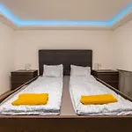 One-Bedroom Apartment In The Heart Of Budapest, Rakoczi